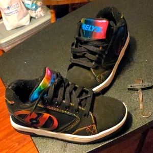 Kids youth size 3 heelys